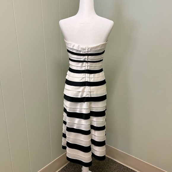 BCBG Black/White Satin LAYERED STRAPLESS Cocktail DRESS Size 12 - Picture 5 of 5